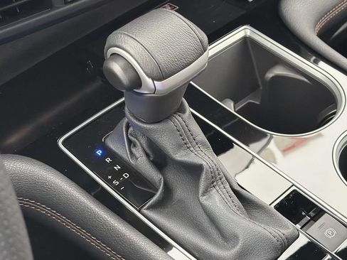 Certified 2025 Toyota Sienna Platinum FWD image 17