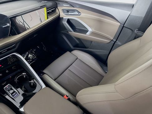 New 2025 Audi Q5 Prestige image 24