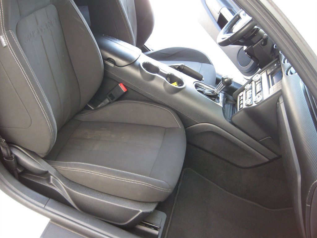 Used 2019 Ford Mustang Coupe RWD image 19