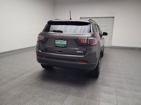 Used 2018 Jeep Compass Latitude w/ Popular Equipment Group FWD image 7