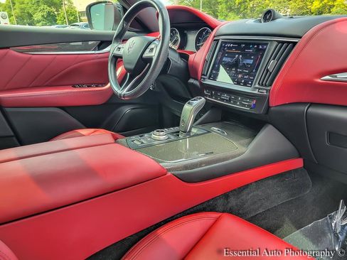 Used 2022 Maserati Levante Modena image 25