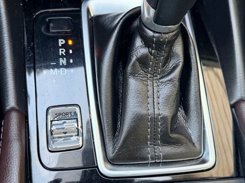 Used 2018 MAZDA MAZDA3 Touring image 9