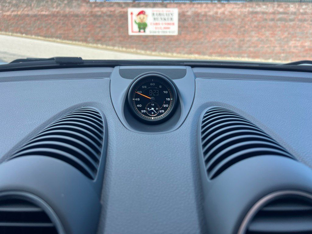 Used 2021 Porsche 718 Cayman GT4 RWD image 29
