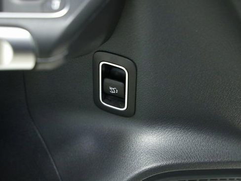 Used 2024 Mercedes-Benz GLB 250 4MATIC image 26