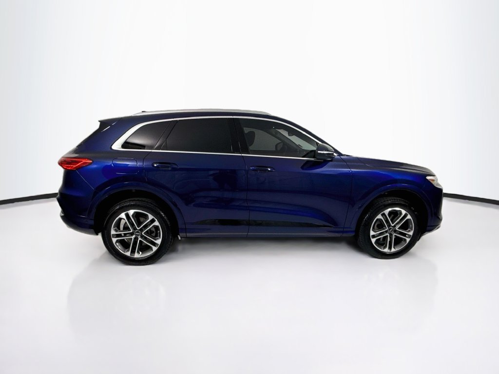 Certified 2025 Audi Q5 Premium w/ Premium Plus AWD/4WD image 4