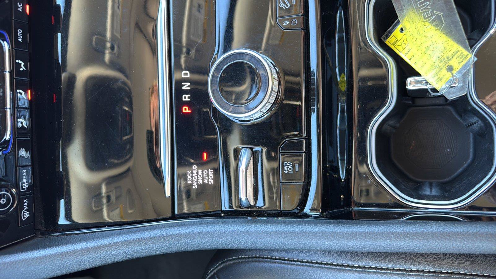 Used 2023 Jeep Grand Cherokee 4WD 4xe image 17