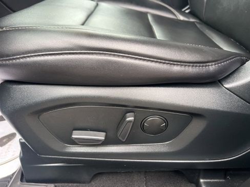 Used 2023 Ford Explorer XLT w/ Equipment Group 202A image 23