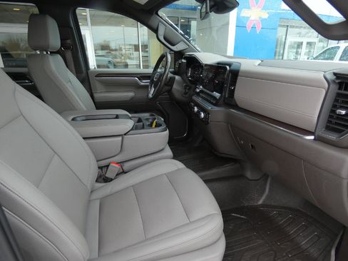 Used 2022 GMC Sierra 1500 SLT image 17