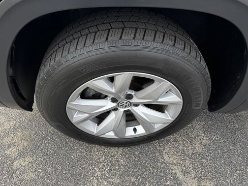 Used 2018 Volkswagen Atlas SE image 2