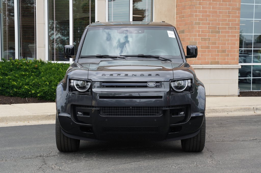 Used 2026 Land Rover Defender 110 X-Dynamic SE AWD/4WD image 4