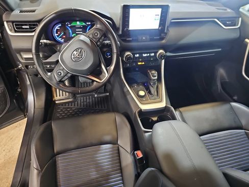 Used 2019 Toyota RAV4 XSE w/ XSE Weather Package AWD/4WD image 15