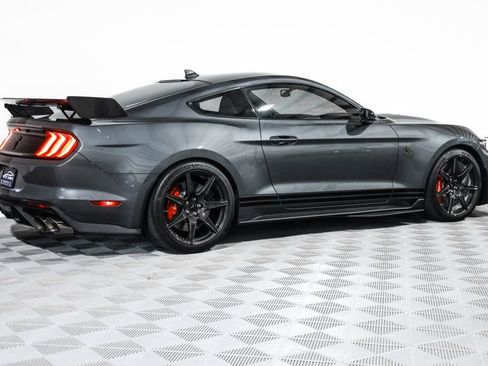 Used 2022 Ford Mustang Shelby GT500 w/ Carbon Fiber Track Pack RWD image 4