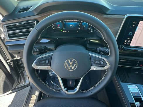 New 2026 Volkswagen Atlas SE FWD image 18