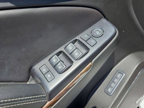 Used 2018 Chevrolet Tahoe LT image 34