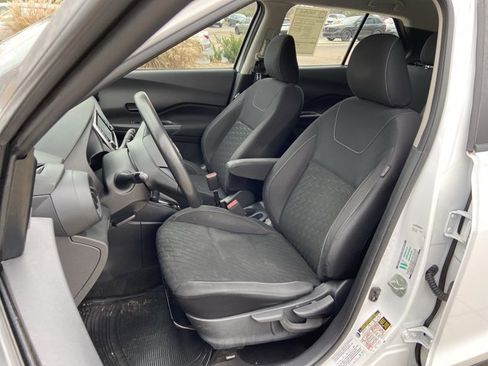 Used 2022 Nissan Kicks S image 17