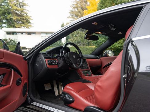 Used 2009 Maserati GranTurismo S RWD image 5