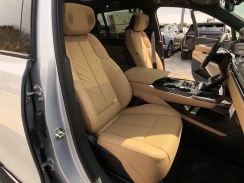 New 2025 Cadillac Escalade IQ Luxury 2 image 17