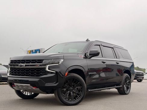 Used 2021 Chevrolet Suburban Z71 AWD/4WD image 2