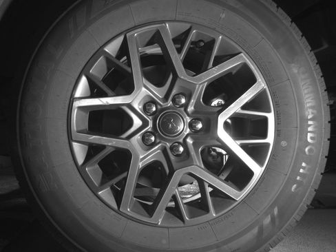 Used 2025 Jeep Wrangler Sahara image 14