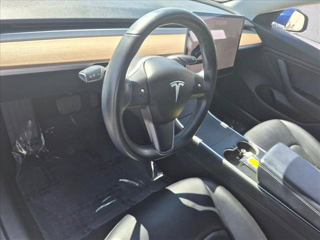 Used 2018 Tesla Model 3 Long Range RWD image 10