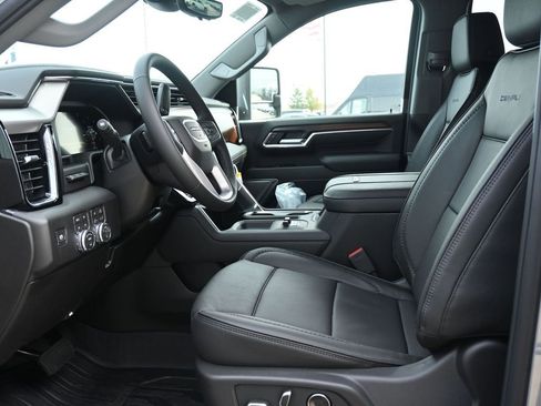 New 2026 GMC Sierra 2500 Denali w/ Denali Reserve Package image 14