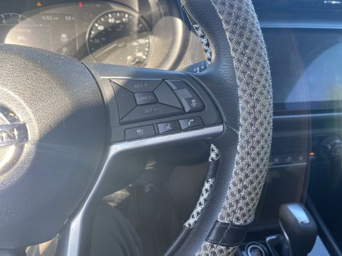 Used 2021 Nissan Kicks SV w/ Interior Electronics Package image 12