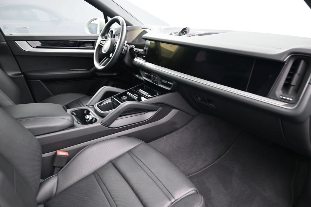 Certified 2026 Porsche Cayenne Coupe AWD/4WD image 14