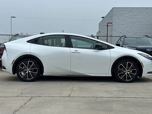 Used 2025 Toyota Prius Limited image 2