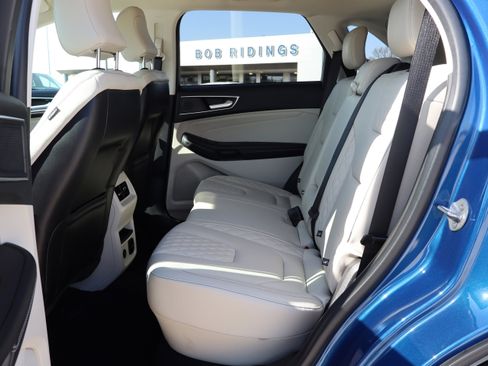 Used 2024 Ford Edge Titanium image 11