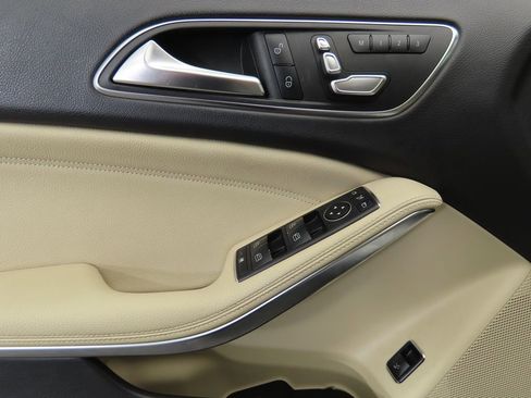 Used 2018 Mercedes-Benz GLA 250 image 21