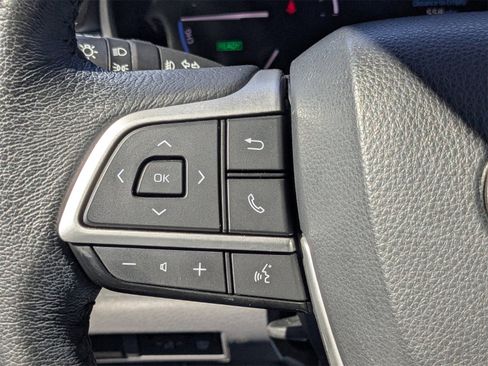 Used 2022 Toyota Sienna XLE image 28