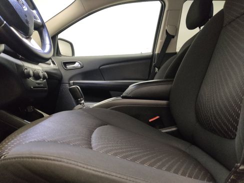 Used 2016 Dodge Journey SE w/ Flexible Seating Group FWD image 17