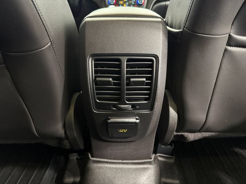 Used 2017 Ford Escape Titanium image 37