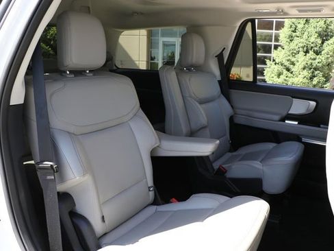 Used 2025 Ford Expedition Active AWD/4WD image 13