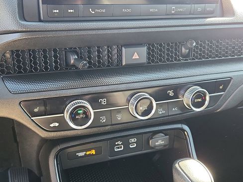 Used 2023 Honda CR-V EX image 9