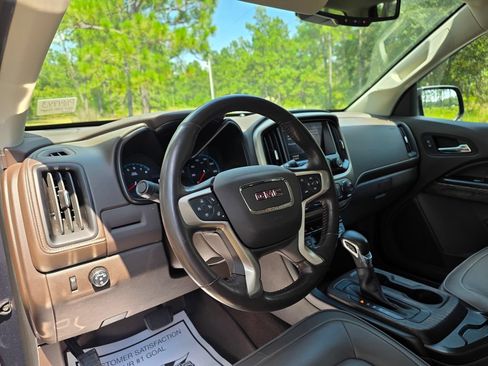 Used 2022 GMC Canyon Denali RWD image 13
