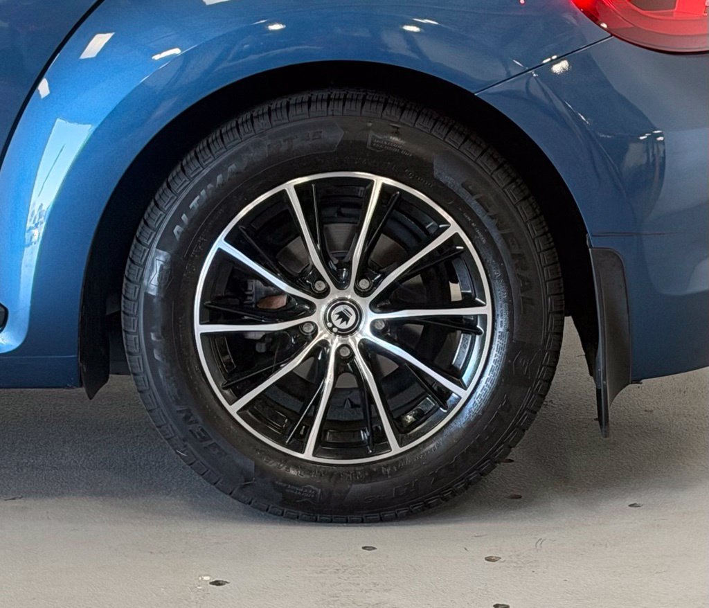 Used 2018 Volkswagen Beetle 2.0T S FWD image 8