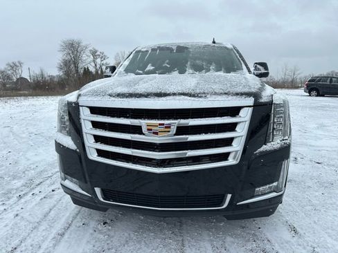 Used 2016 Cadillac Escalade ESV Premium image 3