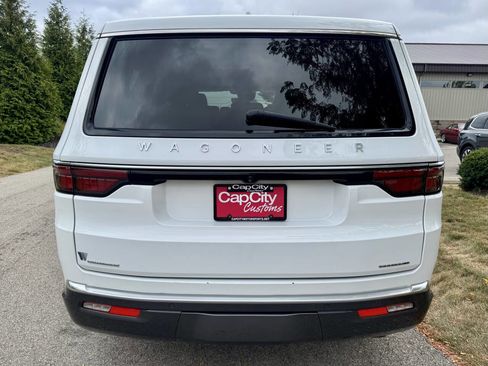 Used 2022 Jeep Wagoneer Series III image 7