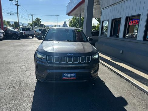 Used 2022 Jeep Compass Sport AWD/4WD image 3