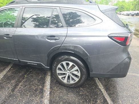 Used 2024 Subaru Outback Premium AWD/4WD image 4