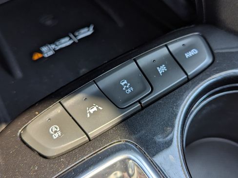 Used 2022 Chevrolet TrailBlazer RS w/ Sun and Liftgate Package AWD/4WD image 18