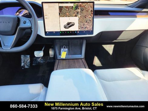 Used 2022 Tesla Model S image 14