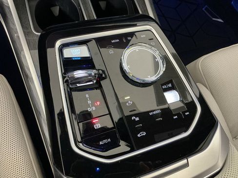 Certified 2024 BMW i7 xDrive60 image 14