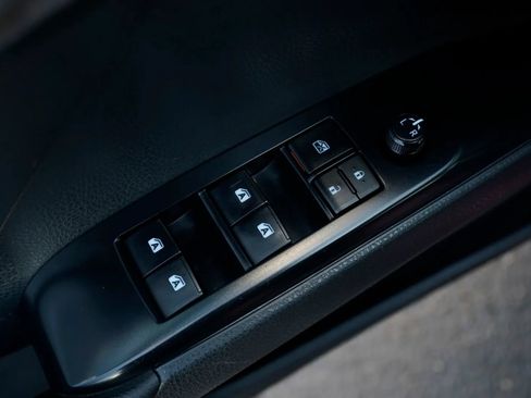 Used 2018 Toyota Camry SE FWD image 33