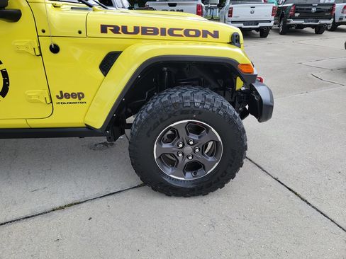 Used 2023 Jeep Gladiator Rubicon w/ Trailer Tow Package AWD/4WD image 9