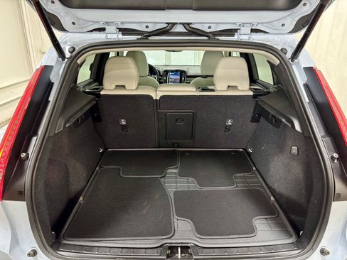Used 2024 Volvo XC40 B5 Ultimate w/ Protection Package Premier AWD/4WD image 39