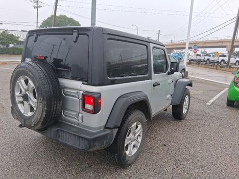 Used 2022 Jeep Wrangler Sport image 4