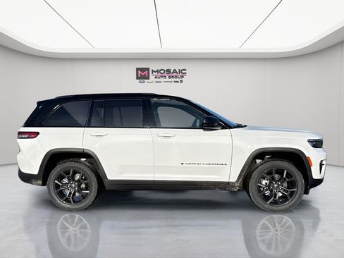 New 2025 Jeep Grand Cherokee Limited w/ Trailer Tow Package image 9