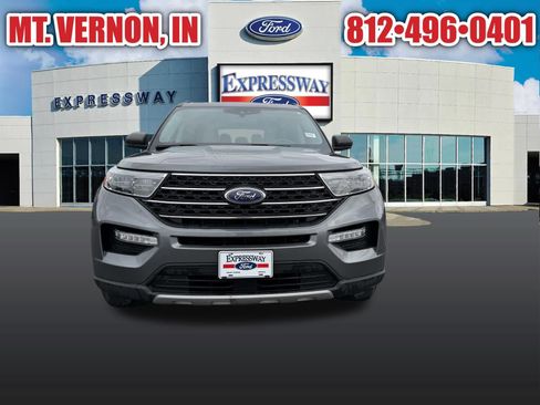 Used 2024 Ford Explorer XLT w/ Equipment Group 202A image 4